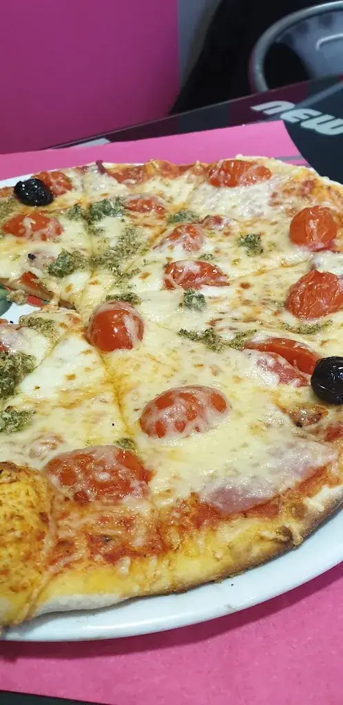 Menü_Restaurant Pizzeria - La Pizza Gourmande_Saint-Genest-Lerpt_Bild_6