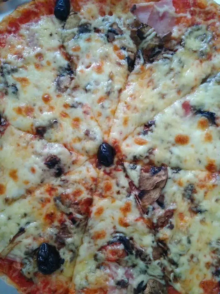 Damien Martinant_Restaurant Pizzeria - La Pizza Gourmande_Saint-Genest-Lerpt_Bewertung