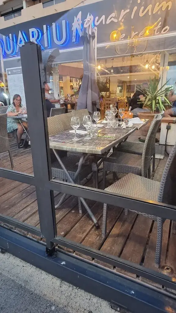 Emna Ameur_Restaurant L'Aquarium_Saint-Cyprien_review