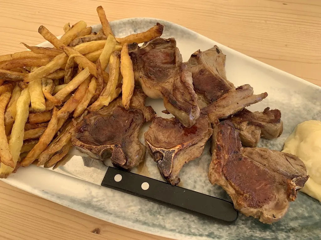 Julia PUJOL_Al Trayou_Saint-Cyprien_review