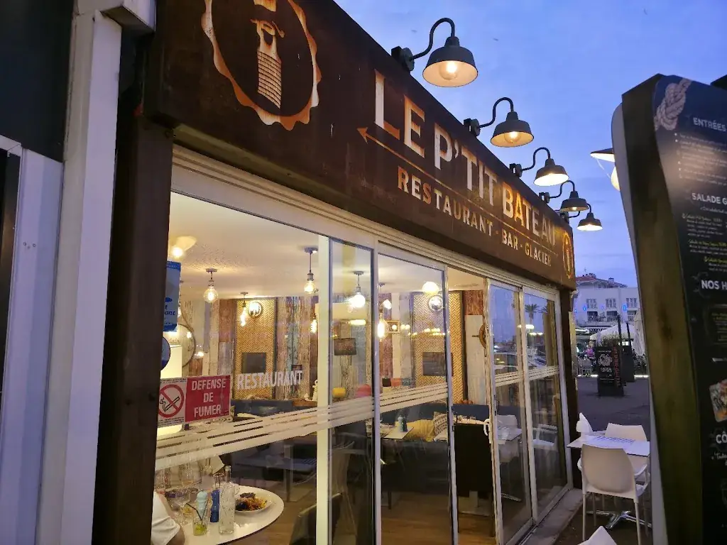 Le P'tit Bateau_Saint-Cyprien_slider_image_1