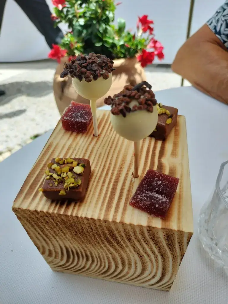 Menu_Restaurant L'Almandin_Saint-Cyprien_image_8