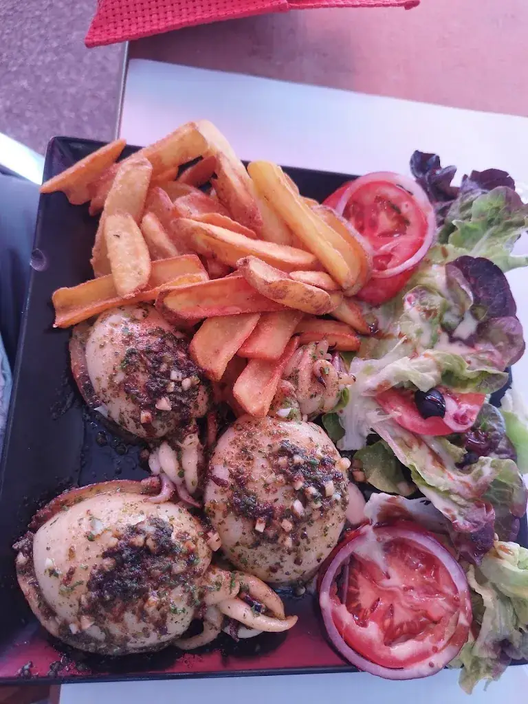 Sam Yedris_Restaurant Le Méditerranée_Saint-Cyprien_review