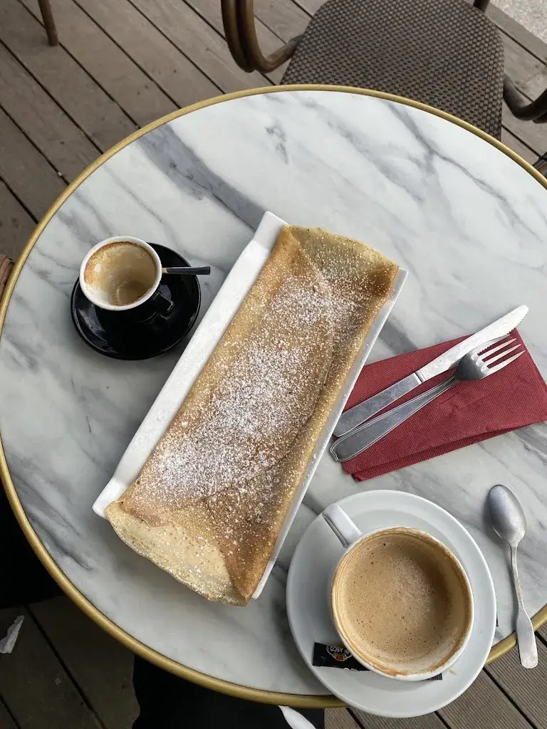 Anna Kostecka_Maillol Café_Saint-Cyprien_review