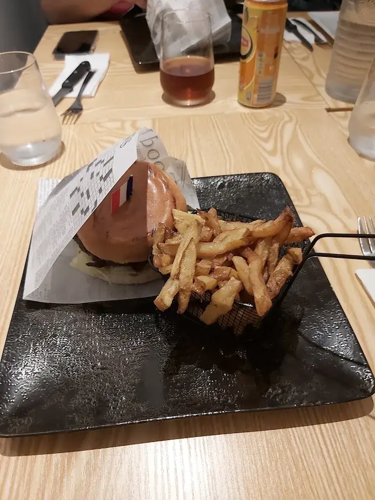 Elena Fradin_Sun Cyp_Saint-Cyprien_review