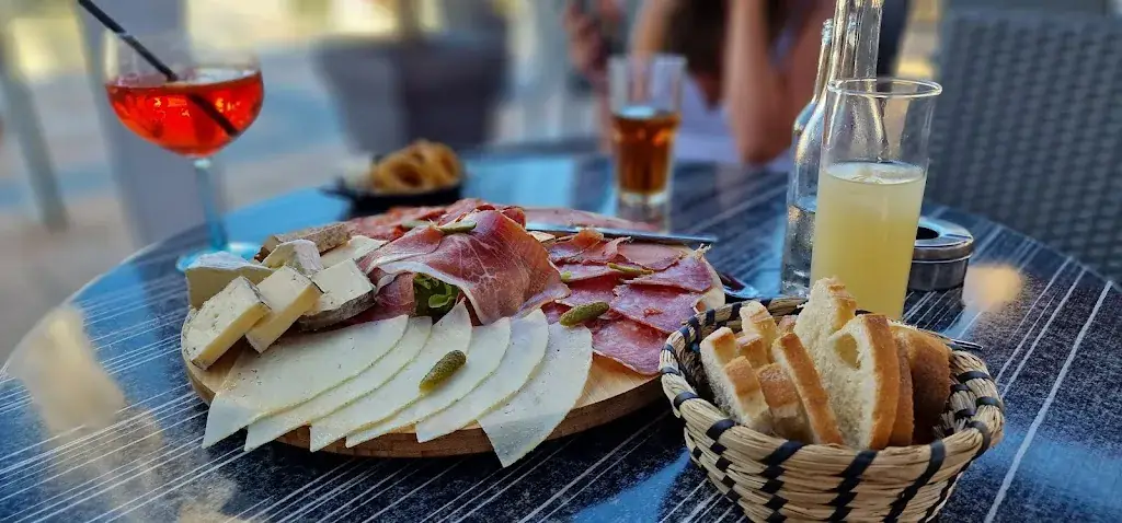 Quai Ouest_Saint-Cyprien_slider_image_2