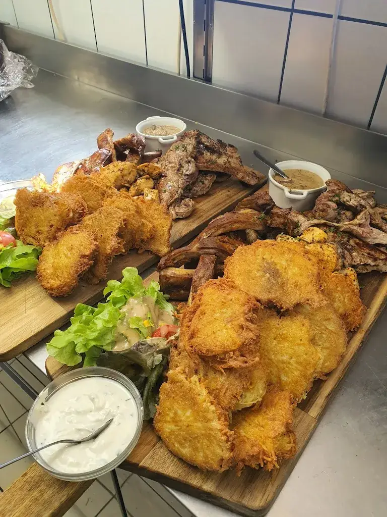 restaurant-café a la ravarine_Saint-Genest-Malifaux_slider_image_2