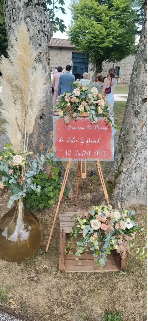 Julie Valour_Field La Diligence_Saint-Genest-Malifaux_review