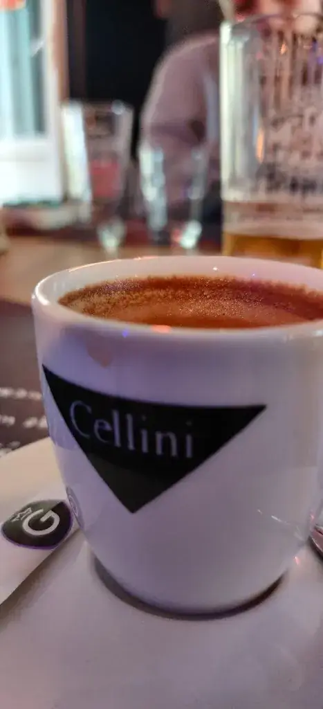 Alexandre Papanastassiou_L'Honorable Cachette_Saint-Georges-sur-Cher_recensione