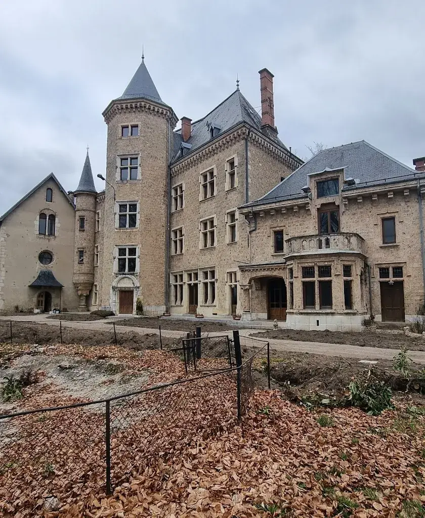 Château Saint Geoire Restaurant in Saint-Geoire-en-Valdaine