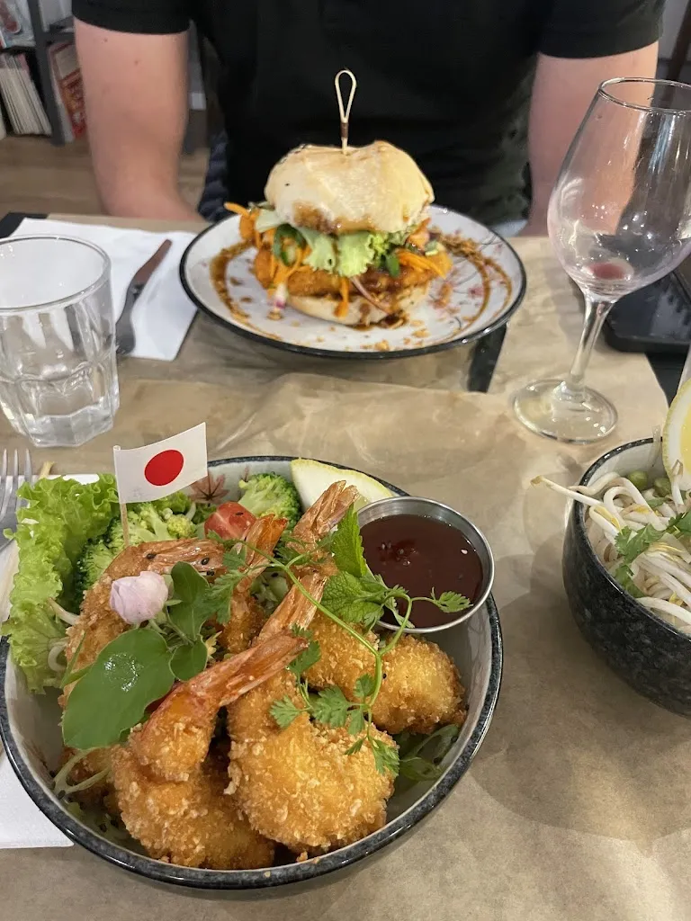 Hanna Hochholzer_L’Érable Rouge, french-japanese food_Saint-Genix-les-Villages_review