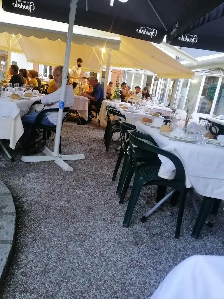 Restaurant Gourjux les Bergeronnettes_Champagneux_slider_image_1