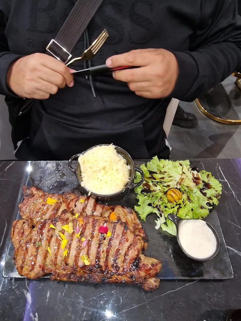 Menu_Gold & black_Saint-Fons_immagine_7