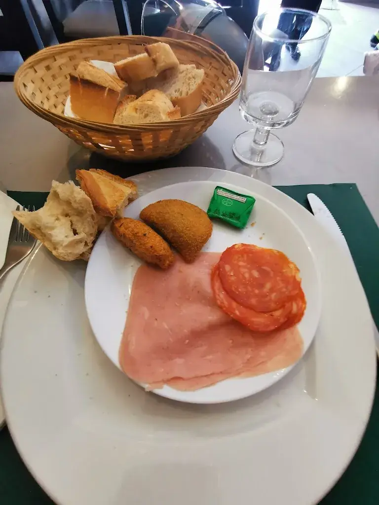 Bar Portugalia Restaurant_Saint-Fons_slider_image_2