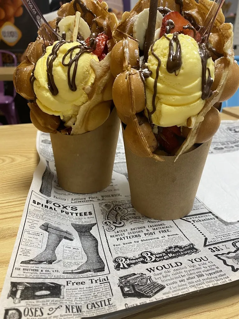 Narjess Assadi_BUBBLE WORLD CRÊPERIE_Saint-Fons_review