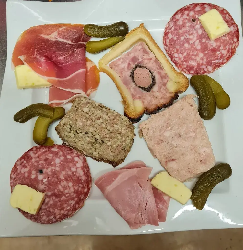 Menu_Le Contact Restaurant Bar_Saint-Gérand-le-Puy_image_7