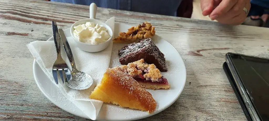 Grand-Père_Saint-Gérand-le-Puy_slider_image_1