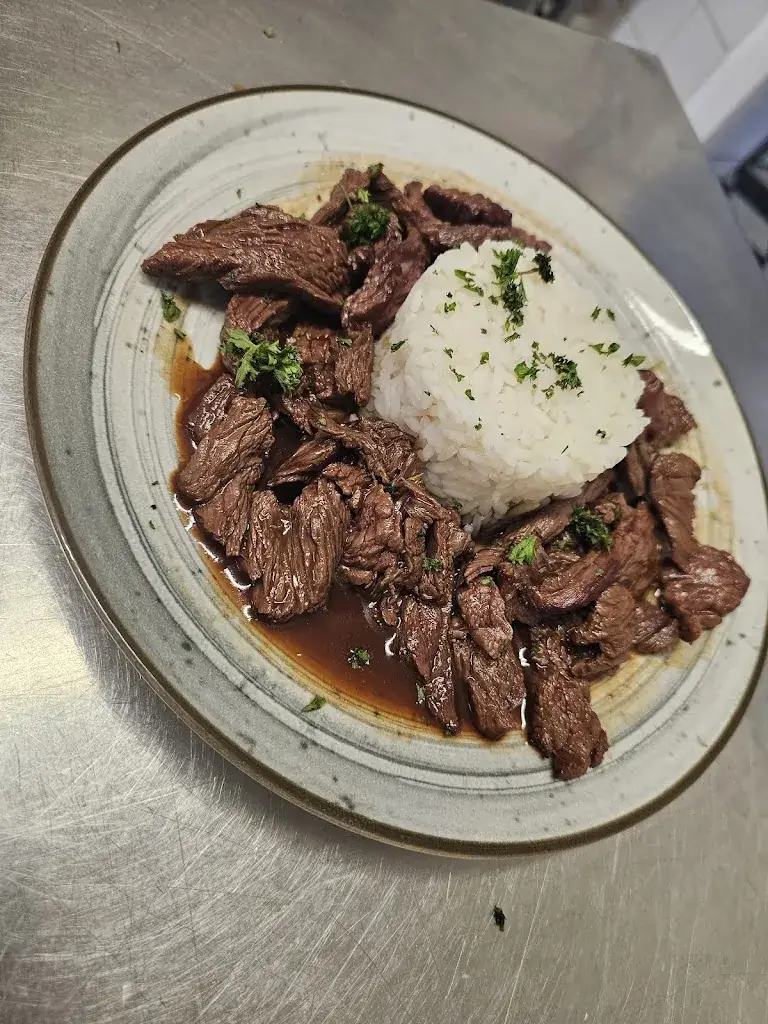 Le Léonie's_Saint-Germain-des-Fossés_slider_image_3