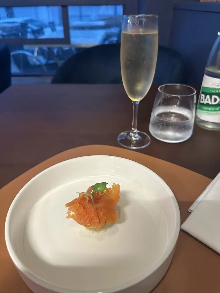 Katie Van Dyke_L'AMPHITRYON_Saint-Galmier_review