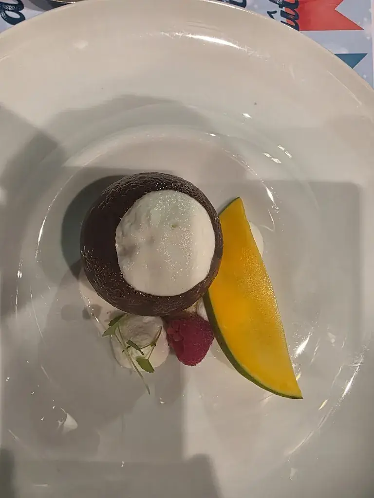 Olivier LACUBE_L'AMPHITRYON_Saint-Galmier_review