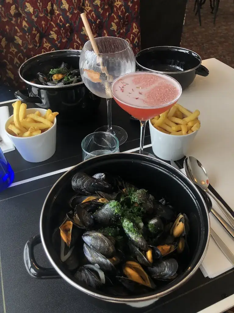 Alina_O'lala Bar & Restaurant_Saint-Germain-sur-Ay_review