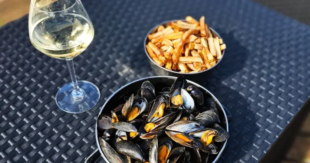 O'lala Bar & Restaurant_Saint-Germain-sur-Ay_slider_image_2