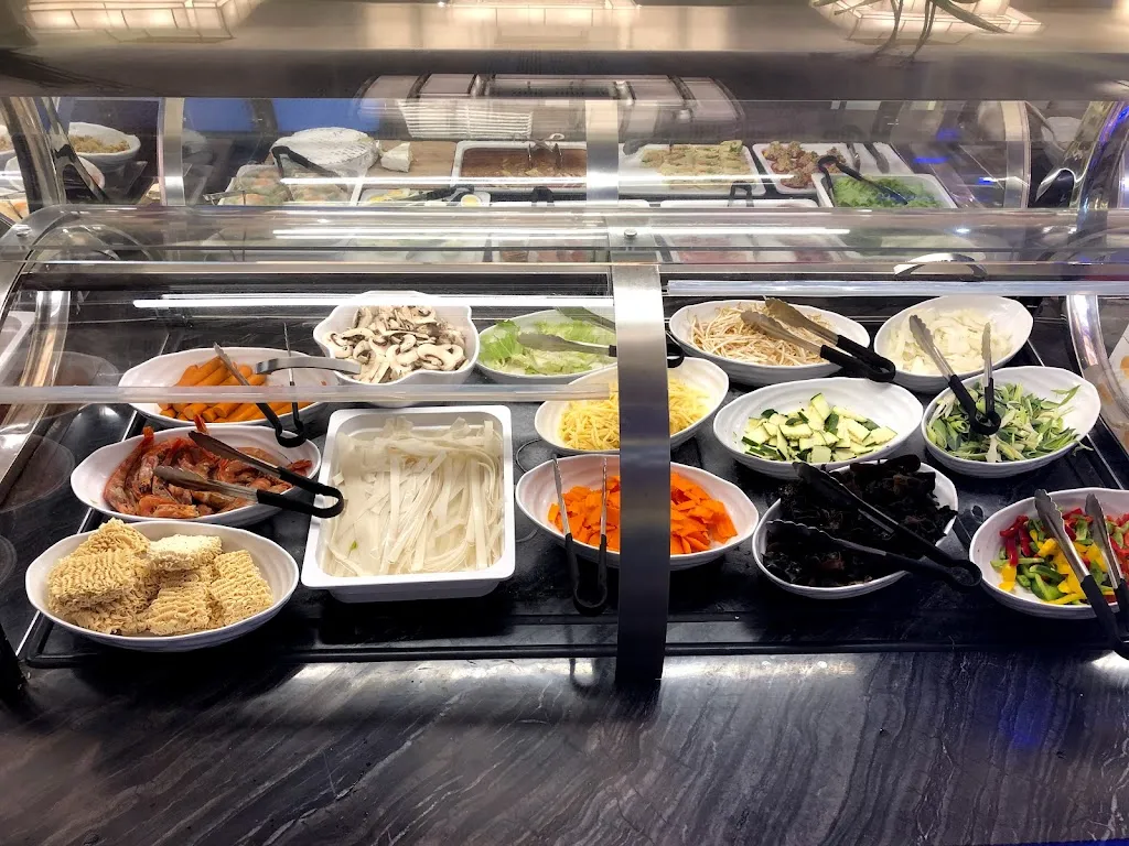 Palais d'Asie_Saint-Genis-Pouilly_slider_image_3