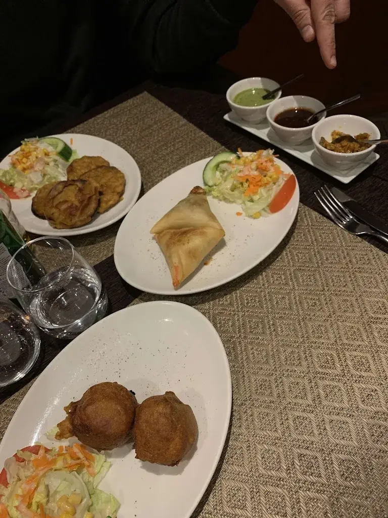 Claudia Amendola_Le Mahal_Saint-Genis-Pouilly_review