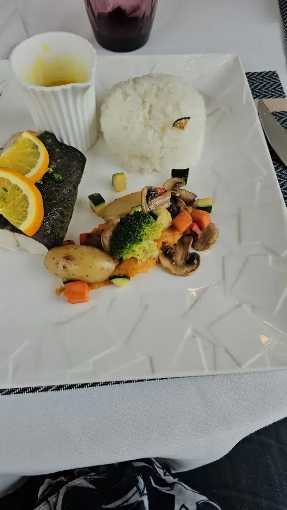 Clr Amd_Restaurant La Marée_Saint-Genis-Pouilly_review