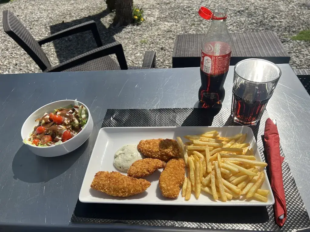 Lauraly Speerschneider_Le Petit Paradis St Genis_Saint-Genis-Pouilly_review