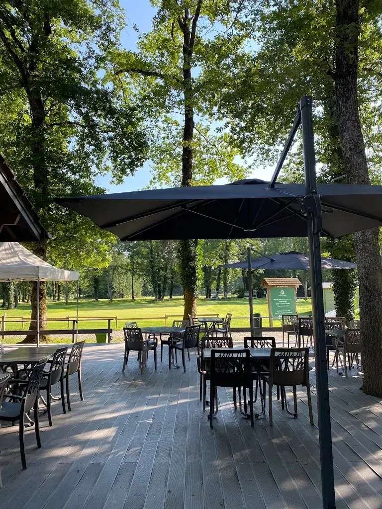 Le Petit Paradis St Genis ristorante a Saint-Genis-Pouilly