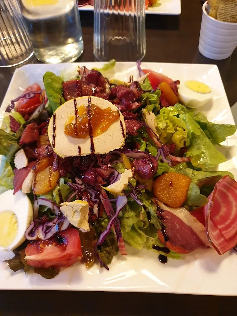 Eléonore_Bar-Resto' Le Paris_Saint-Germain-Lembron_recensione