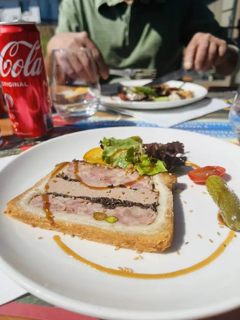 Le Coustille - Tabac - Presse - Snack_Saint-Germain-Lembron_slider_image_3