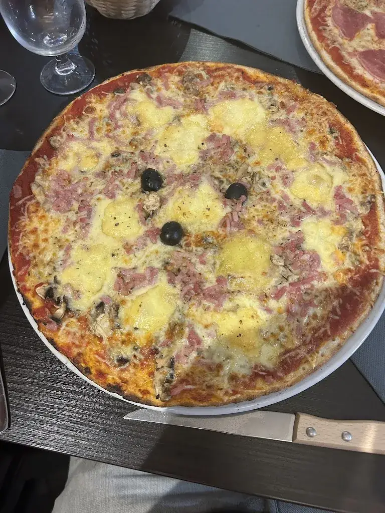 Pizzeria du Désert_Saint-Germain-Lembron_slider_image_2