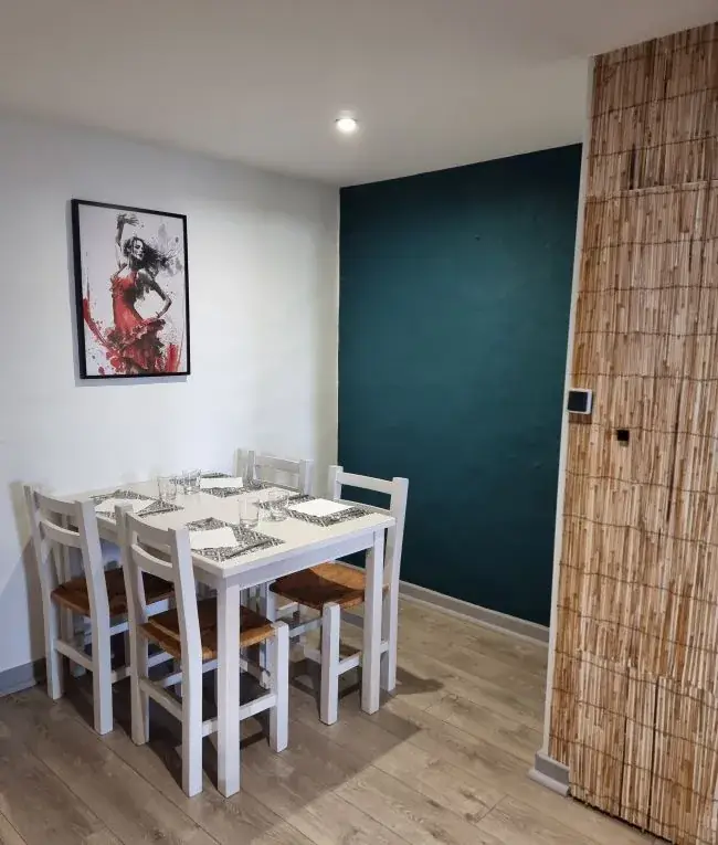 L'Emporium Gourmand restaurant in Saint-Hilaire-de-la-Côte