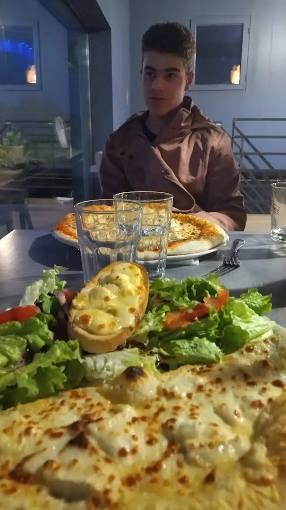 Sonia Neuville_L'Ambiance Restaurant /Pizzeria_Saint-Hilaire-de-la-Côte_review