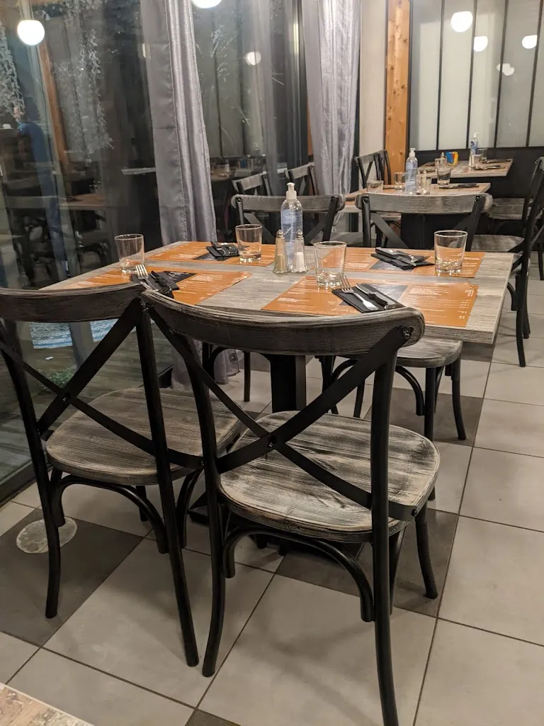 L'Ambiance Restaurant /Pizzeria_Saint-Hilaire-de-la-Côte_slider_image_1