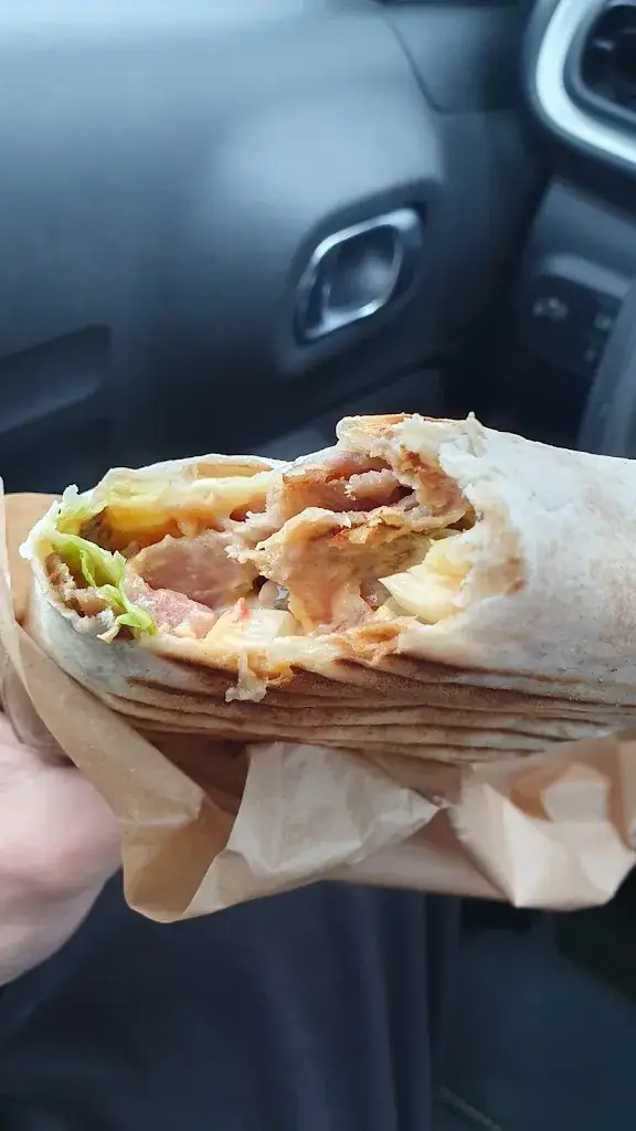 Yannis Guilloux_Snack de la gare_Saint-Hilaire-du-Rosier_review