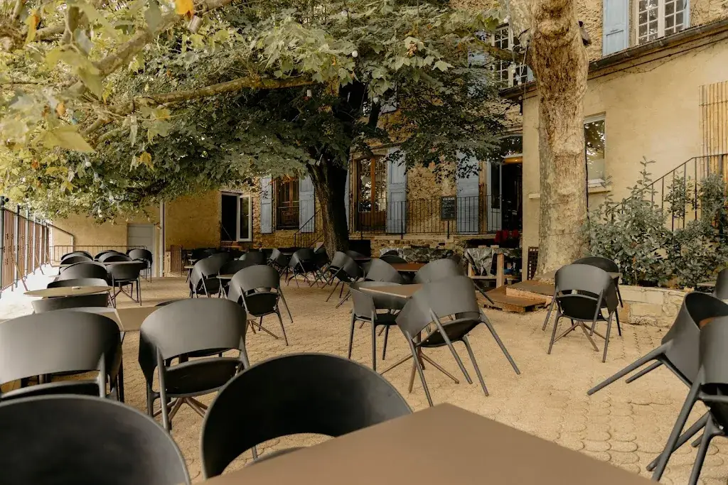 L'auberge Espagnole_Saint-Lattier_slider_image_1