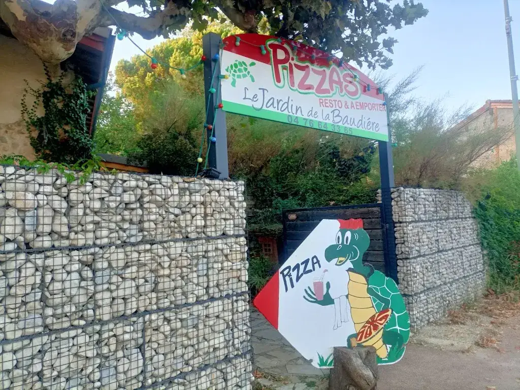 Jyrki JYRÄYS Finnäs_Pizzeria le Jardin de la Baudière_Saint-Lattier_review