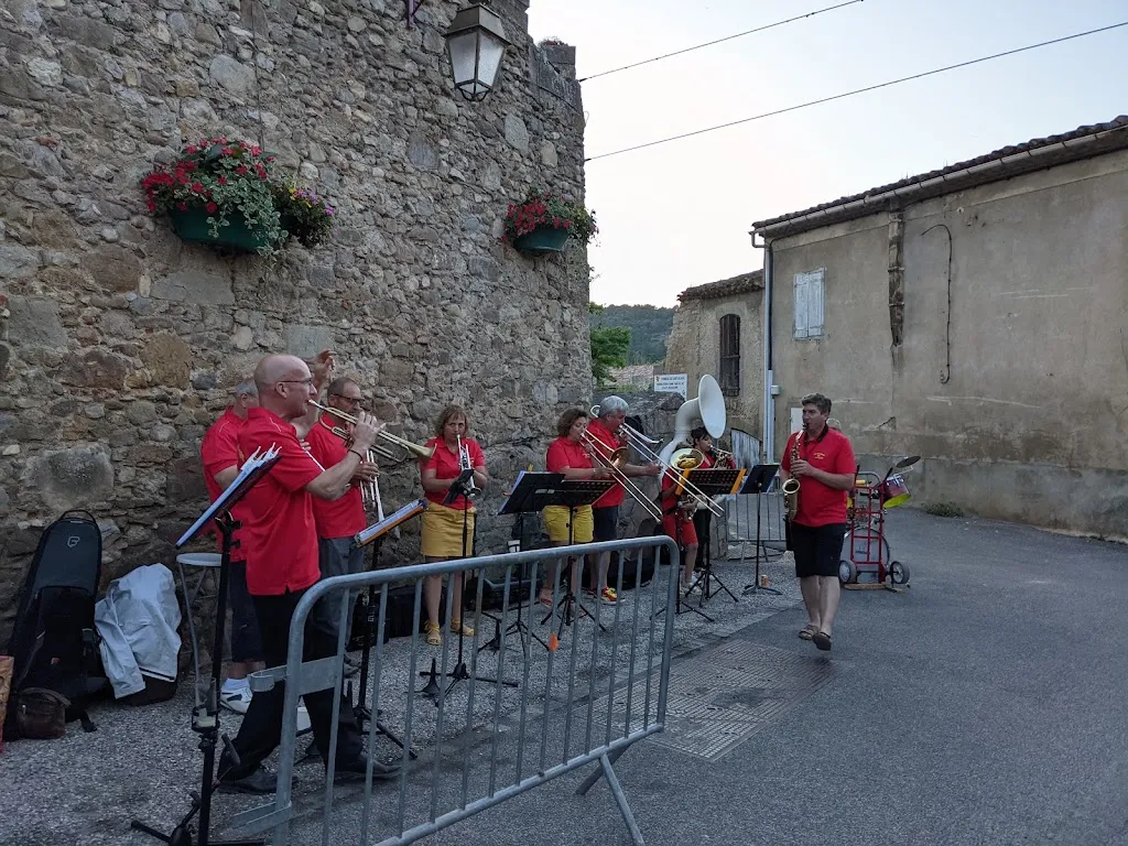 Neil Pritchard_Bar Restaurant de l'Abbaye_Saint-Hilaire_recensione