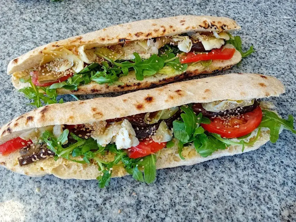 Chez Mile et Dams_L'Arbresle_slider_image_3