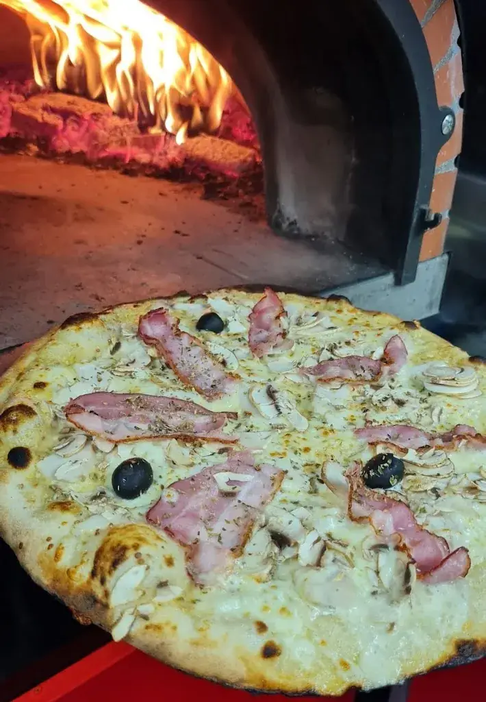 Au Four A Bois restaurant in Bully