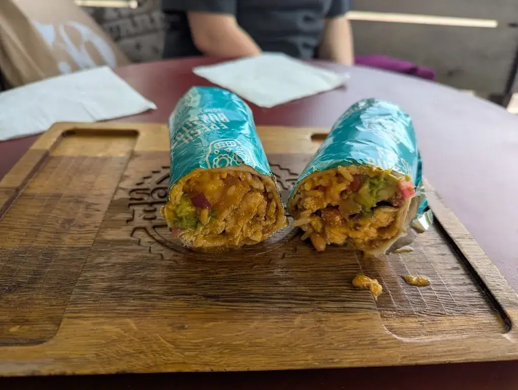 Ahmad Salman_Fresh Burritos Foodtrip Mexicain Steel Saint-Etienne_Saint-Jean-Bonnefonds_review
