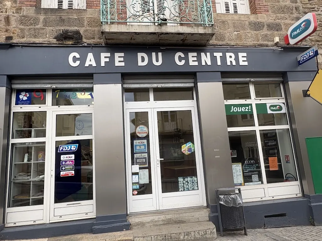 Cafe Du Centre restaurant in Saint-Jean-Bonnefonds