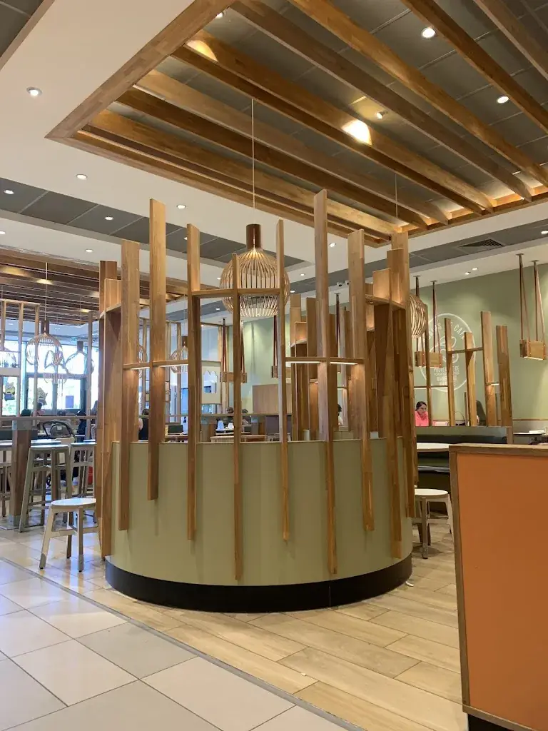 McDonald's_Saint-Jean-Bonnefonds_slider_image_3