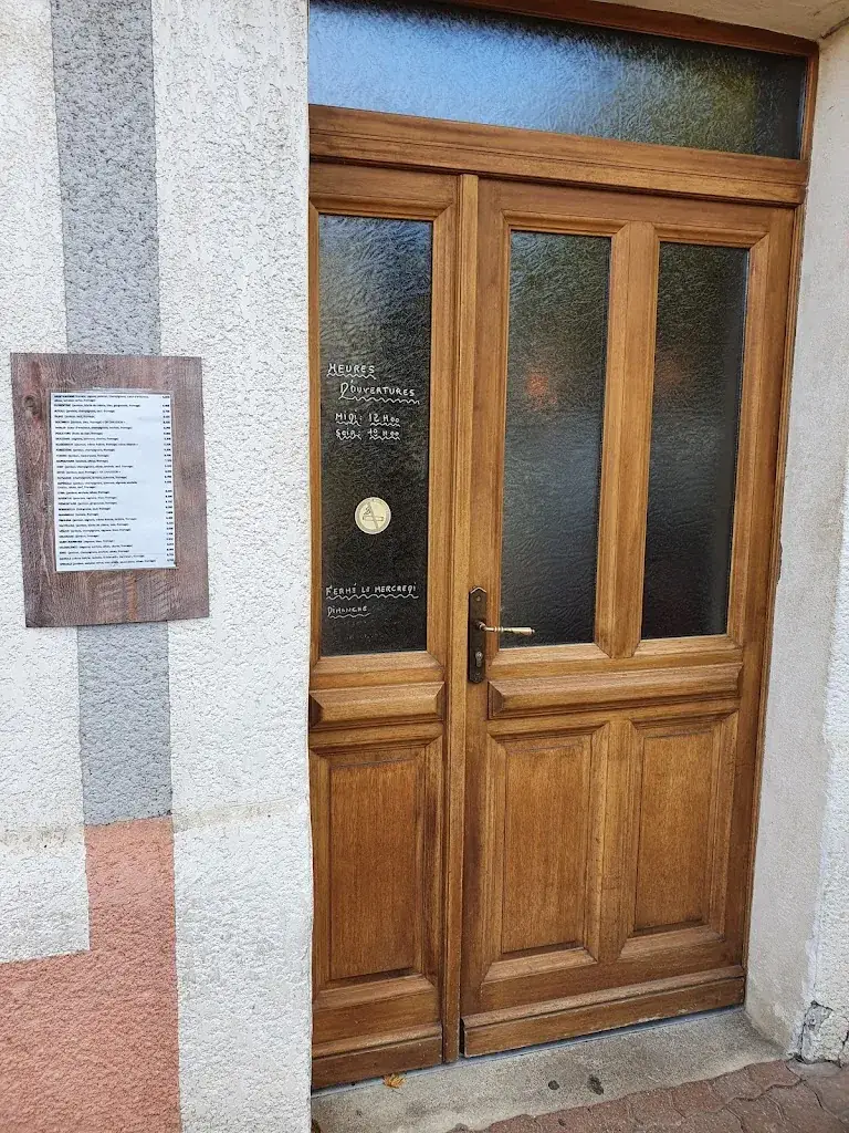 Kirsty Joseph_Gino's Pizzeria_Saint-Jean-de-Bournay_review