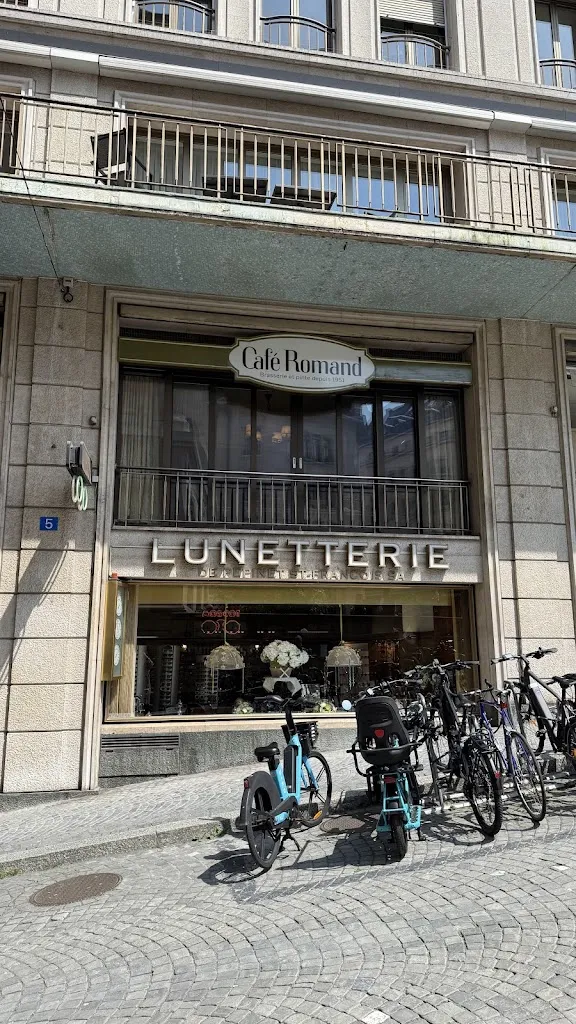 Maina Khoja_Café Romand_Lausanne_review