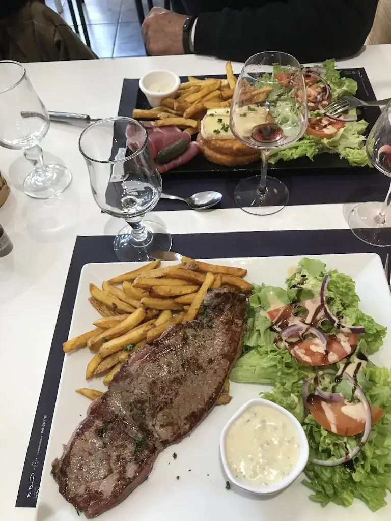 Durigon michel_HTAG_Saint-Gervais-d'Auvergne_review