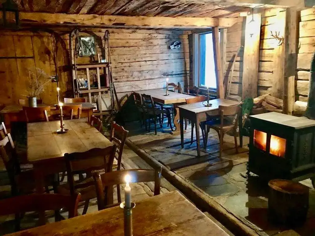 Bar Restaurant Les Follys restaurant in Saint-Jean-d'Aulps